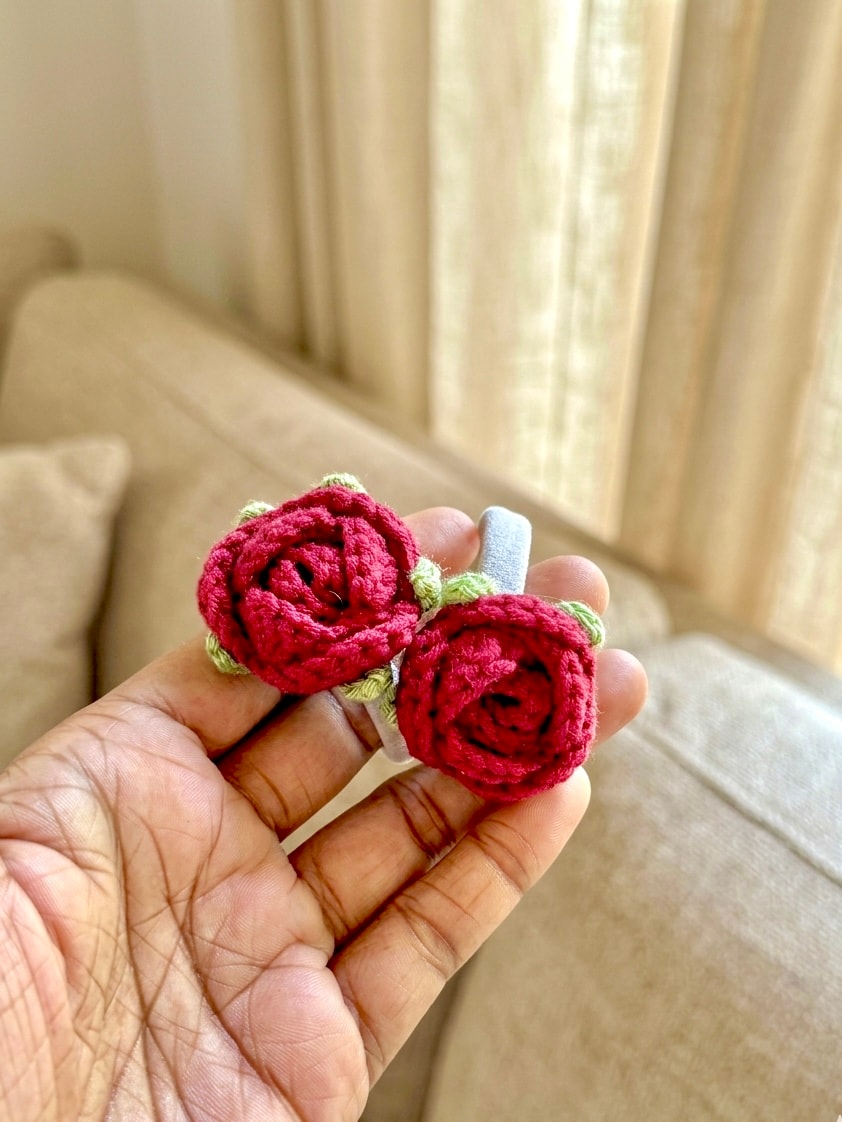 Rose hairtie maroon