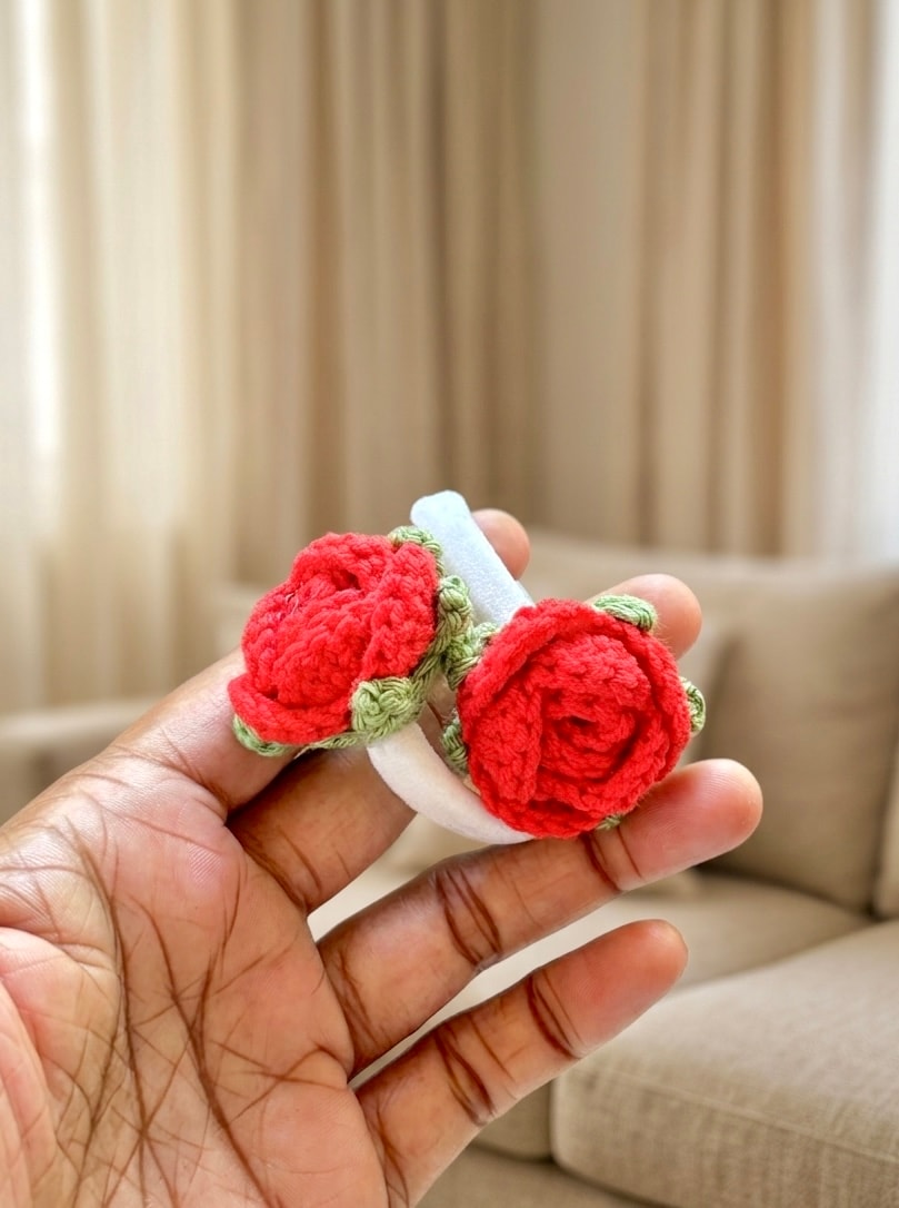 Rose hairtie red